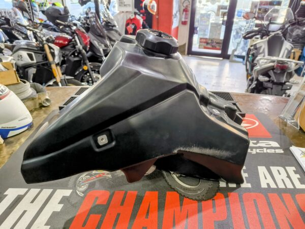 Serbatoio maggiorato HONDA CRF 450 dal 2019 in poi - immagine 3
